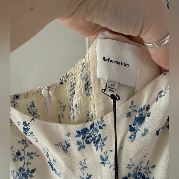 Reformation Dina Dress in Orlaya - Picture 7 of 8